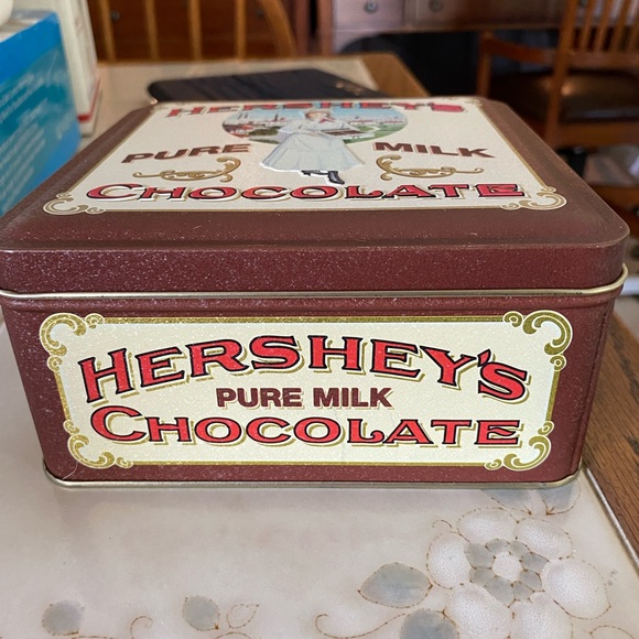 Rare vintage Hershey’s pure milk chocolate vintage edition number 2 1992 tin - Picture 6 of 7